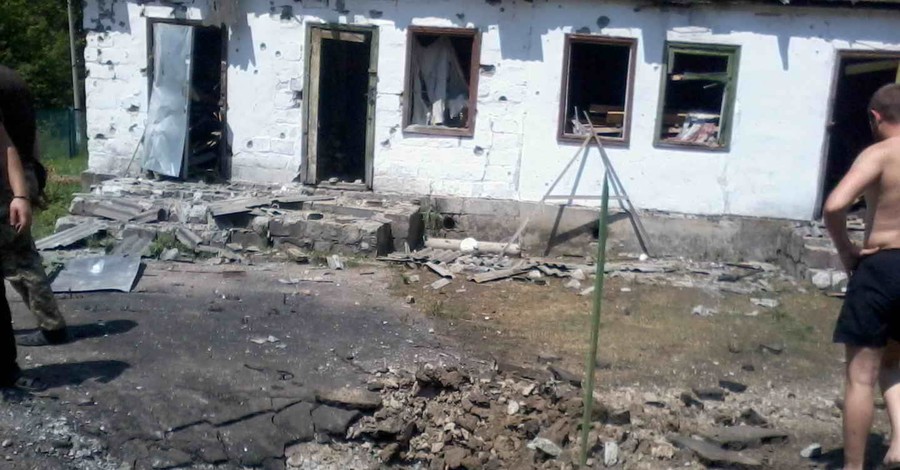 Жителей Донецка напугали взрывы и стрельба 