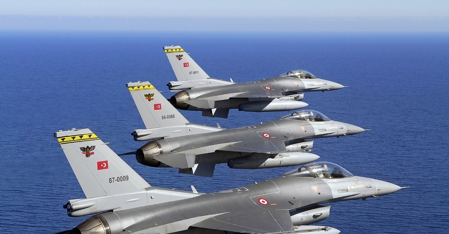 Турция обвинила Россию в нарушении своего воздушного пространства 