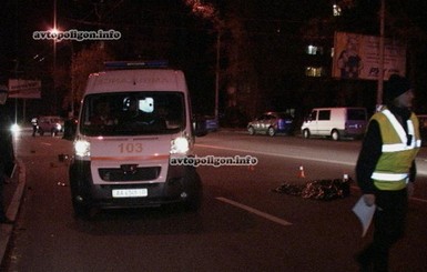 В смертельной аварии в Киеве погибла женщина, мужчина – в реанимации