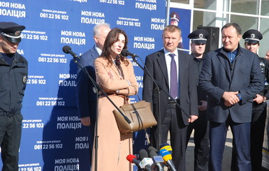 Запорожские полицейские будут получать 8 тысяч в месяц