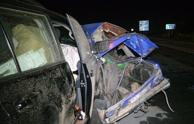 На трассе Киев-Чоп в аварии погибли шестеро