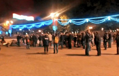 Выборы в Беларуси завершились, в центре Минска люди начали собираться на митинг 