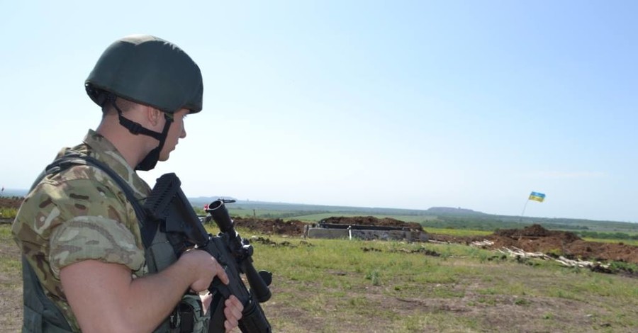 Украинских военных обстреляли у Широкино и Новотроицкого