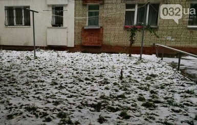 Во Львове выпал первый снег