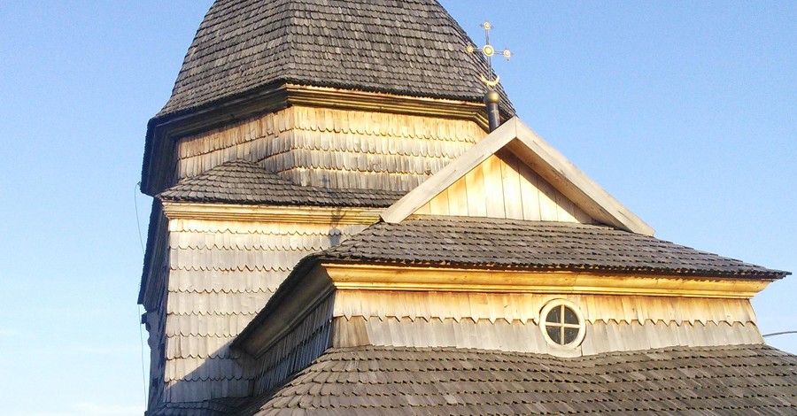 На Львовщине в церковь вернули иконостас, который реставрировали 20 лет