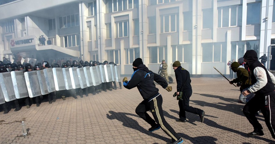 Выборы в Донбассе: милиция отрабатывает 