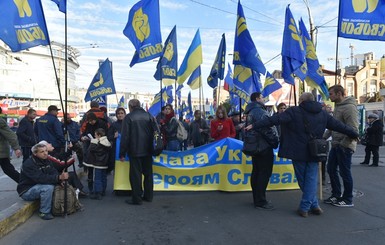 Марш Героев заблокировал движение транспорта в центре Киева
