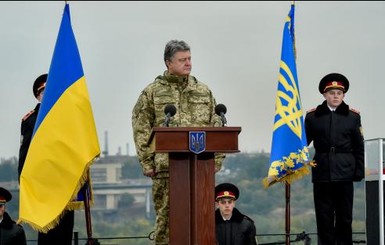Первый в истории День защитника Украины Порошенко отметил на Хортице