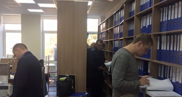 В офисе компании 