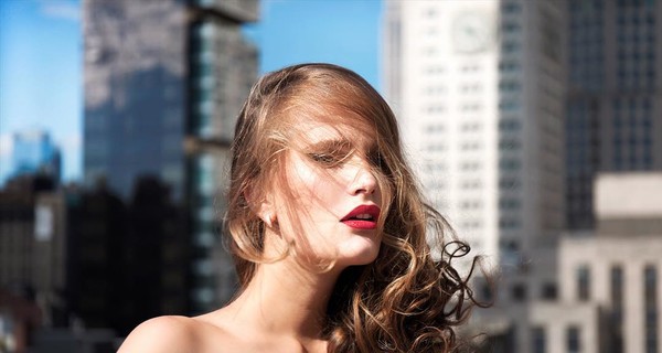 Ведущая шоу 