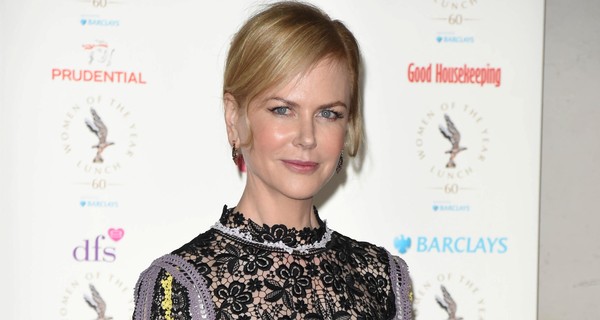 Образ дня: Николь Кидман в платье прошлого века