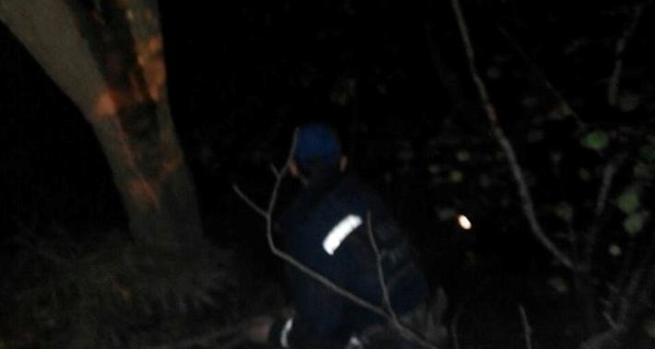 На Прикарпатье хмельнитчанин погиб, пытаясь вытащить друга из 30-метрового обрыва