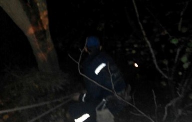 На Прикарпатье хмельнитчанин погиб, пытаясь вытащить друга из 30-метрового обрыва