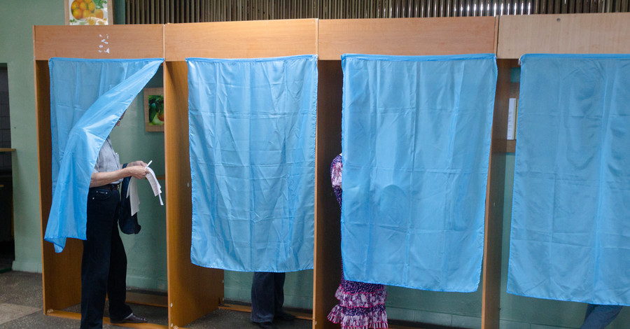 В Хмельницком все избирательные участки открылись вовремя