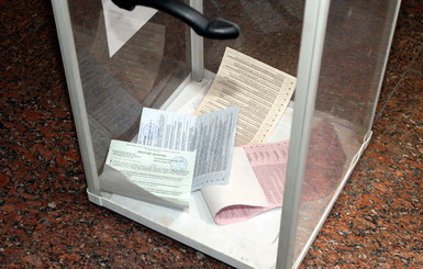 В Луцке, Тернополе и Ровно избирательные участки открылись вовремя