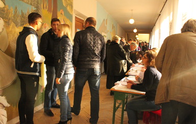 Выборы во Львове: на участках в густонаселенных районах – затишье, а на окраинах - очереди