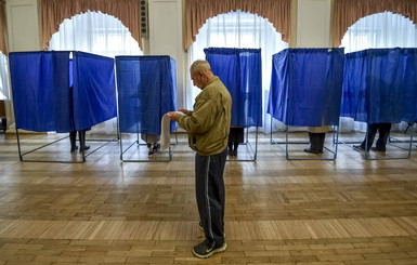 Команда Филатова уверенно лидирует на выборах в Днепропетровске