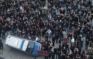 В Кельне произошли столкновения между участниками двух митингов и полицией