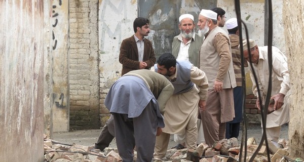 Жертвами землетрясения в Афганистане и Пакистане стали 340 человек