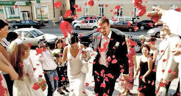 Во Львове за три месяца через Интернет поженилась только одна пара