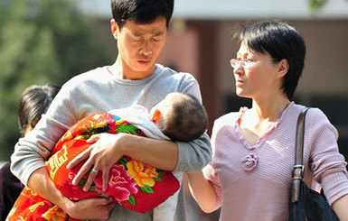 В Китае всем семьям разрешили иметь двоих детей 