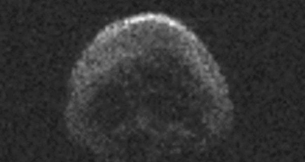 НАСА показали снимки гигантского астероида, который приближается к Земле