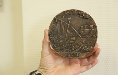 Одесский скульптор за свой счет выпустил монету к 600-летию Одессы