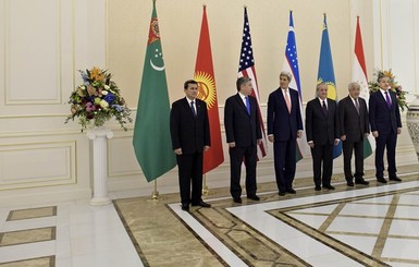США и пять стран Центральной Азии приняли декларацию о партнерстве
