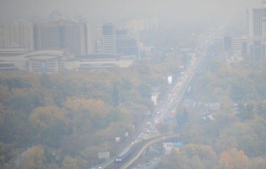 В Киеве из-за тумана ухудшилась видимость на дорогах