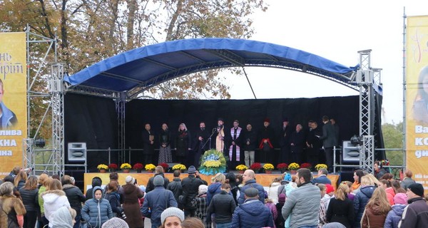 В центре Одессы прочитали молитву о защите детей-сирот 