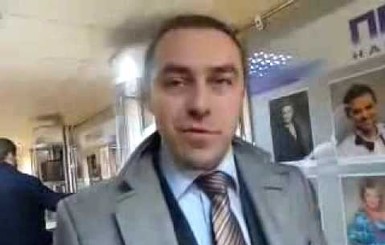 СМИ: экс-депутат Игорь Мирошниченко избил мужчину в доме бывшей жены
