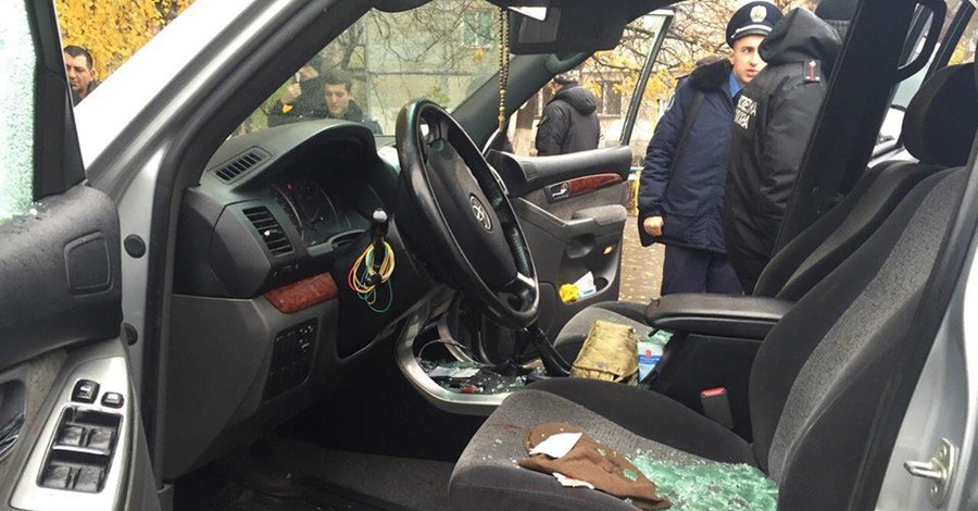 Стрельба в Киеве: у водителя джипа отобрали 300 000 гривен
