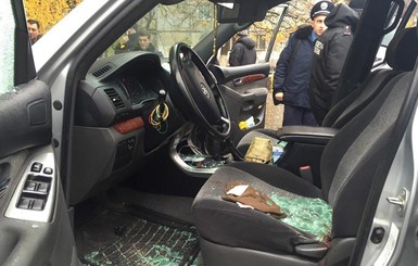 Стрельба в Киеве: у водителя джипа отобрали 300 000 гривен
