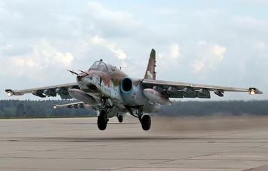 Версия падения военного самолета: СУ-25 зацепился за провода
