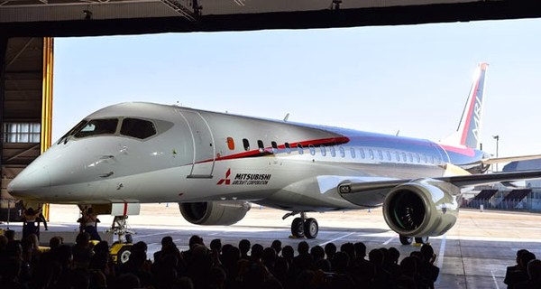 Mitsubishi представил первый японский пассажирский авиалайнер 