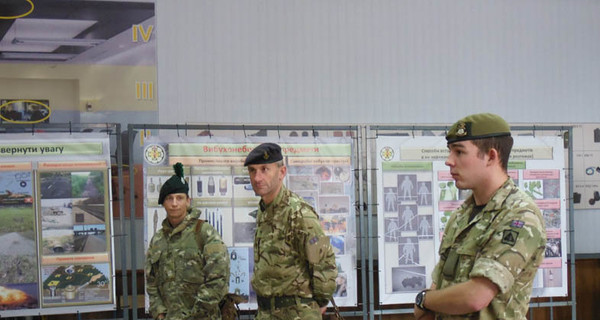 Военные Великобритании обучат украинских саперов 