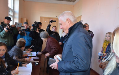 В Павлограде проголосовало 19% избирателей, выборы проходят спокойно