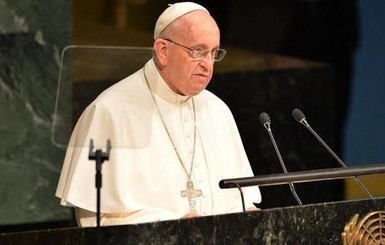 Папа Римский о терактах во Франции: нельзя оправдать насилие религией