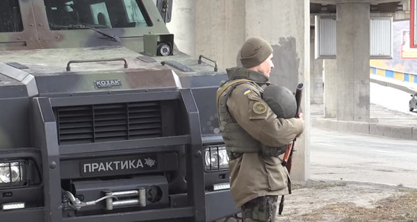В Киеве нацгвардия взяла под охрану все мосты