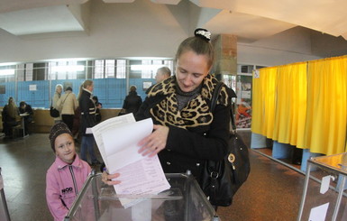 Итоги выборов мэра Киева: Кличко обогнал Березу в два раза