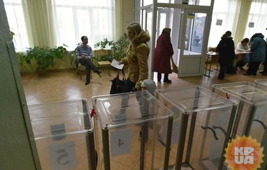 В Ужгороде сообщили о минировании трех избирательных участков 