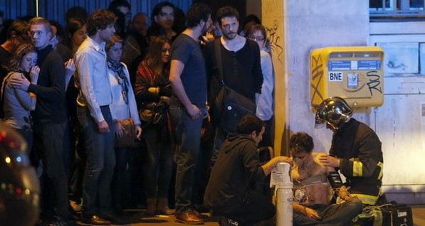 После теракта парижане боятся даже взрыва петард  