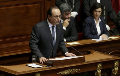 Олланд предложил изменить Конституцию в связи с терактами в Париже