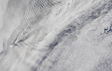 Фото дня: острова Принс-Эдуард утонули в необычных облаках