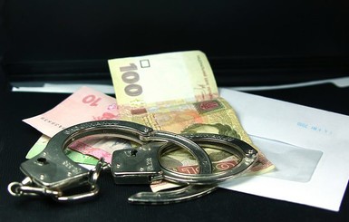 В Одессе двоих полицейских поймали на взятке в 50 тысяч гривен