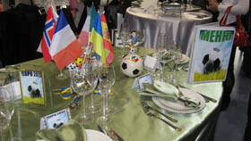 Студенты накрыли стол для участников Евро-2012 