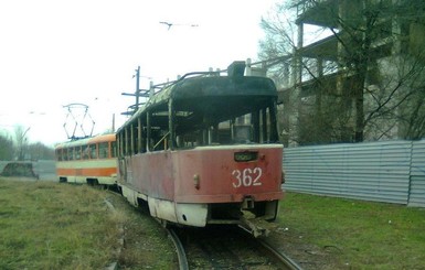 В Запорожье загорелся трамвай с пассажирами