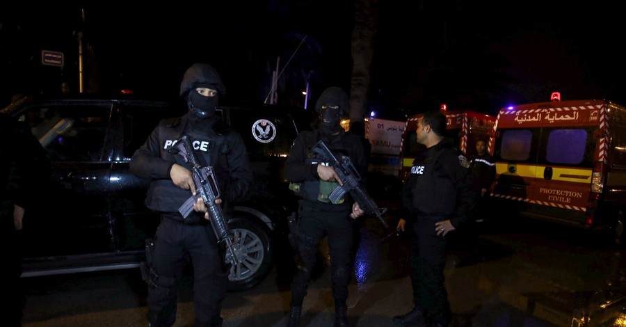 В Тунисе взорвали президентский автобус: погибли 12 человек