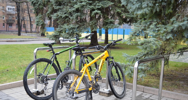 Днепропетровских чиновников приучают к велосипедам