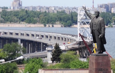 Самому большому в Украине Ленину осталось стоять считаные дни